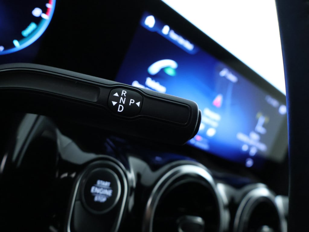 Mercedes-Benz Gla-klasse 250 e business solution luxury line apple carplay 