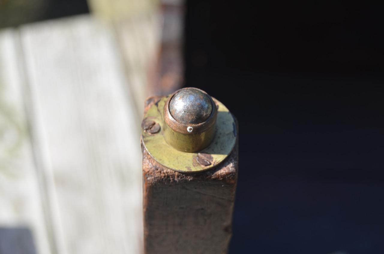 19e Eeuws Engels pottenkastje, alhoewel............