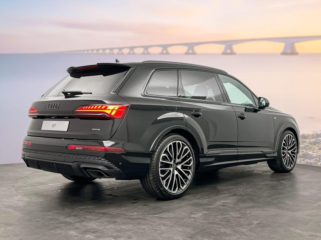 Audi Q7 pro line s 55 tfsi e 290 kw / 394 pk suv 8 versn.
