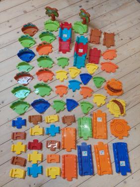 Ruim 60 Zoefzoef / Toettoet wegdelen inclusief lanceerbaan en schommels