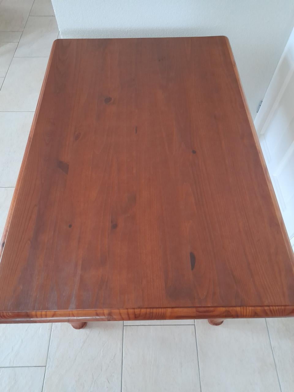 Mooie tafel 80 x 120 x 76H (in goede nette staat )