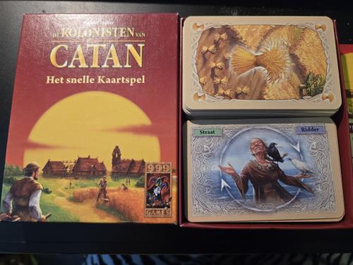 De Kolonisten van Catan: Het snelle Kaartspel, uitgegeven door 999 Games.