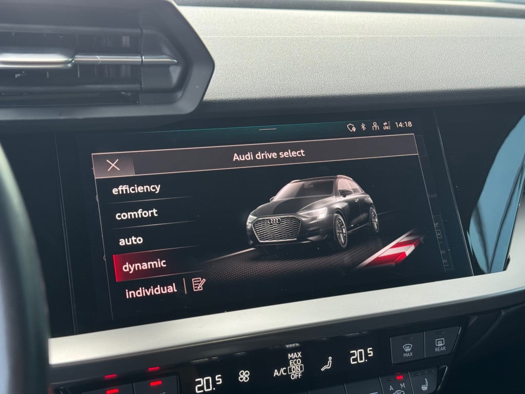 Audi A3 sportback 40 tfsi e edition * stoelverwarming * camera * adaptive c