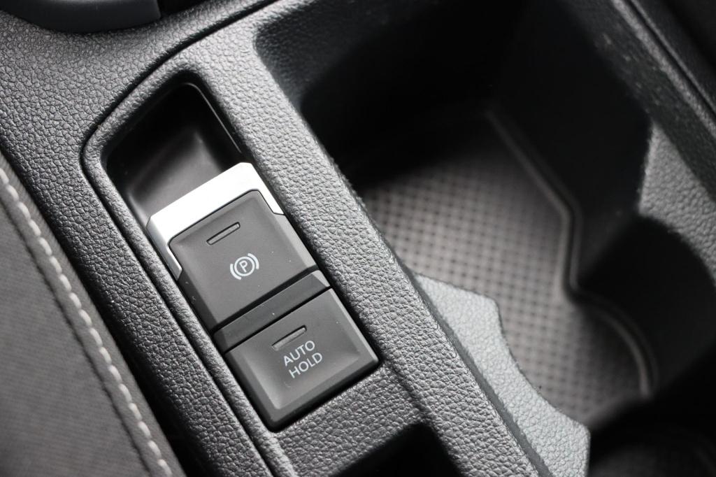 Volkswagen T-roc 1.5 tsi life business 150pk dsg7 | led | stoelverwarming |