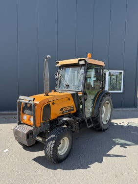 Smalspoor (fruitteelt) Renault Dionis 130