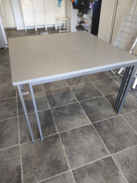 Eetkamertafel - GRATIS
