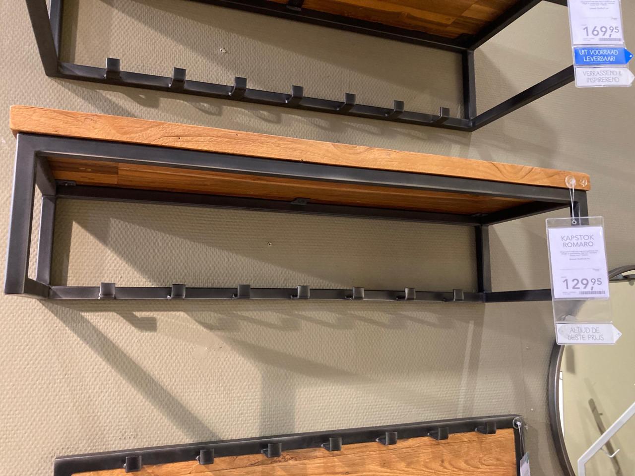 Kapstok in teakhout  in nieuw staat