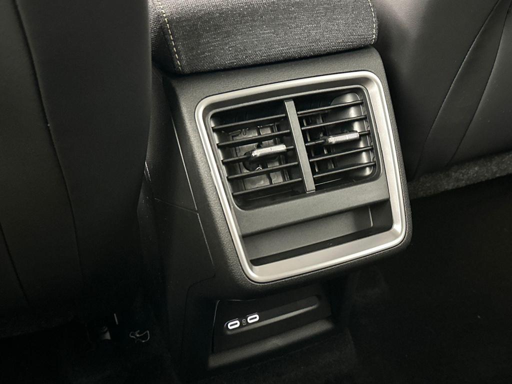 Skoda Elroq business edition elektromotor 150 kw / 204 pk suv