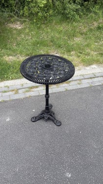 Tuintafel van gietijzer