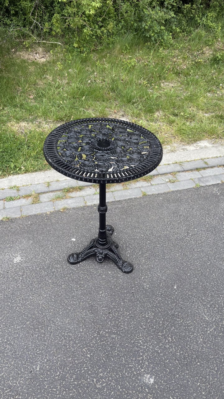 Tuintafel van gietijzer