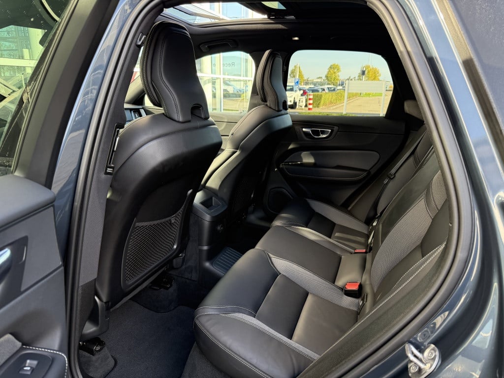 Volvo XC60 t8 455pk recharge plus dark| panodak| adap.cruise| trekhaak| ca