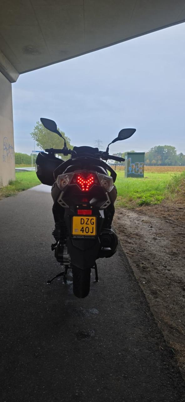 Sym jet 14 2020 nette, goed onderhouden.