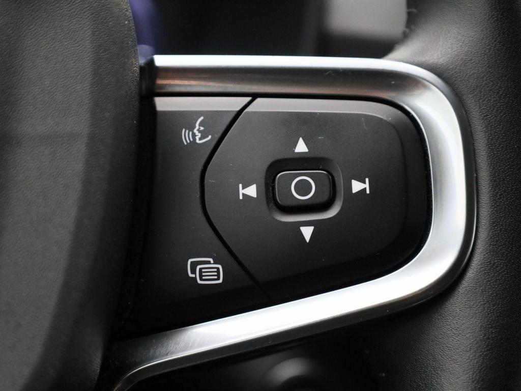 Volvo XC40 1.5 t4 recharge inscription expression | automaat | apple carpla