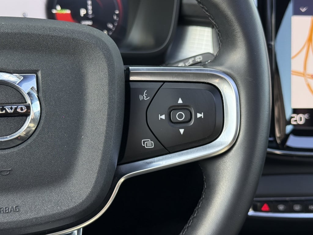 Volvo XC40 t4 211pk recharge plus bright| panodak| camera| h&k sound| elek.
