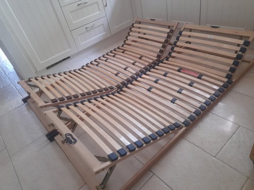 2 x verstelbare lattenbodems 80 x 200 (in goede staat )