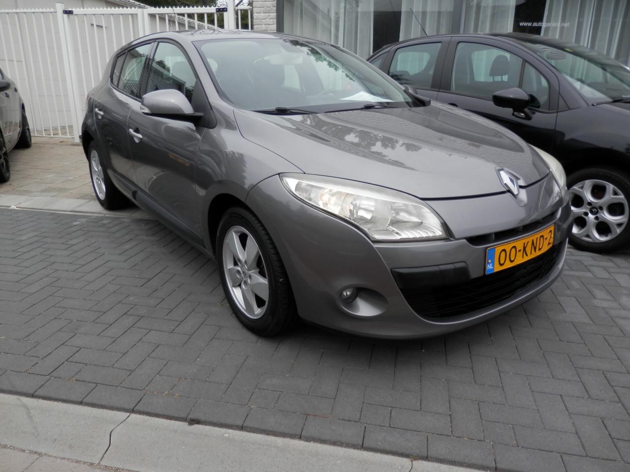 Auto Garant Biedt Aan: Renault Megane 1.6 Dynamique