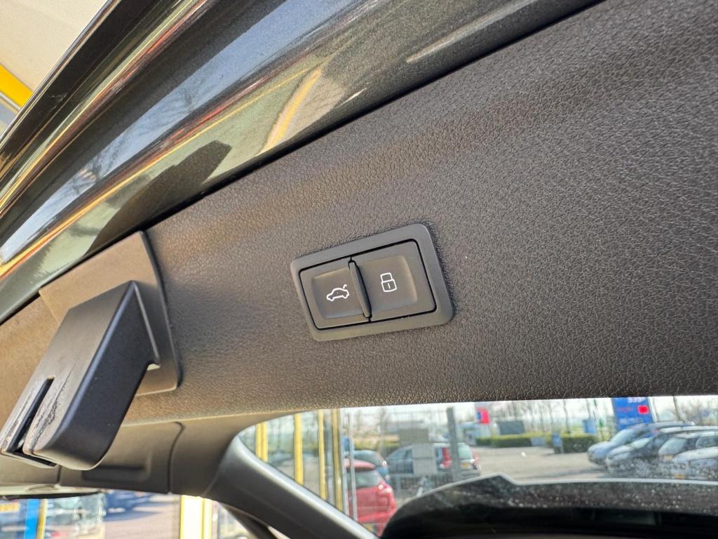 Audi Q3 1.4 tfsi | automaat | lm | s-line |