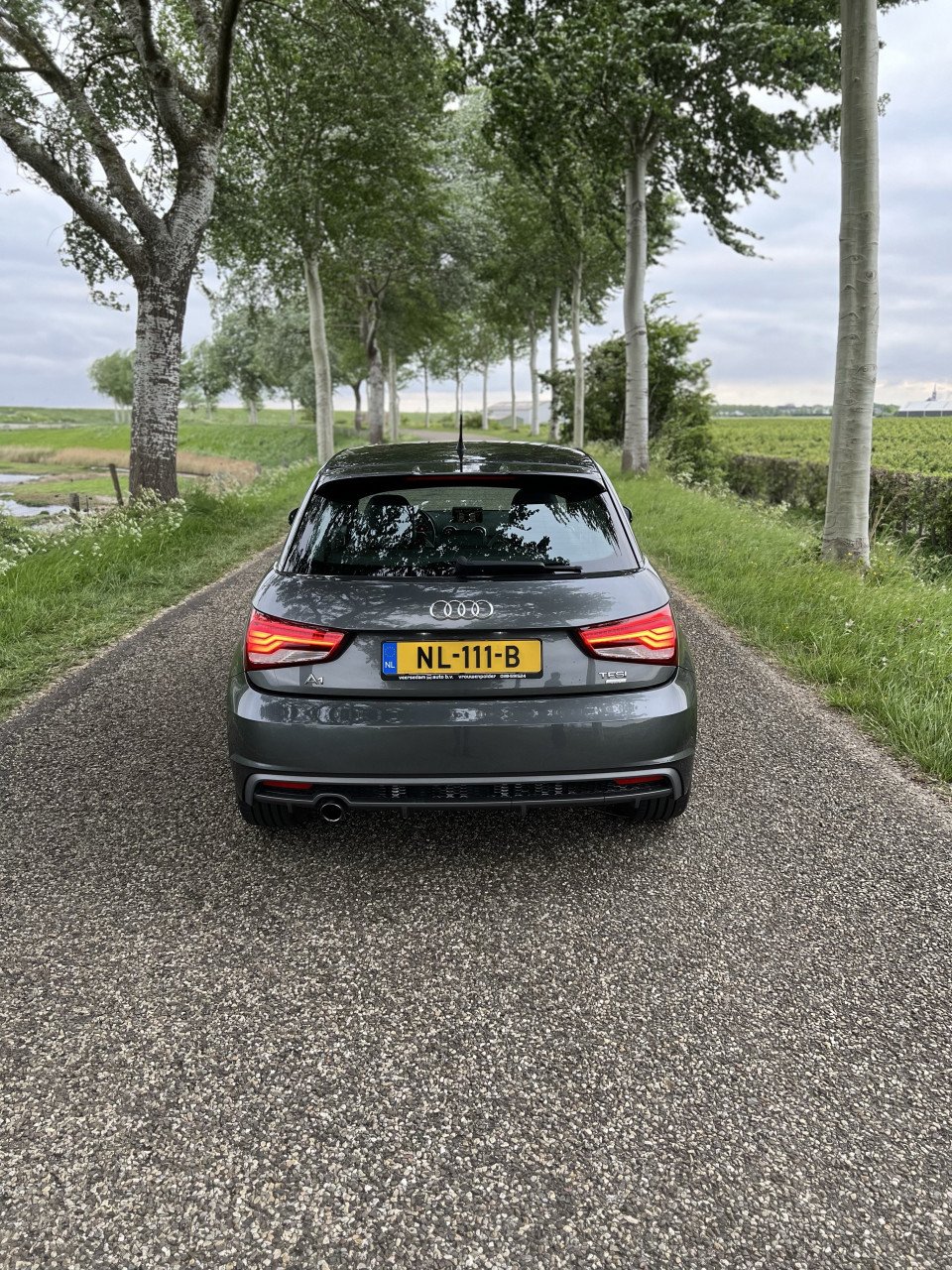 Audi A1 1.0 Tfsi 70KW Sportback 2017 grijs S-line