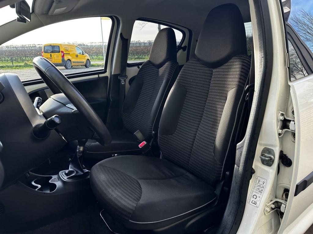 Peugeot 107 1.0 active airco 5drs.