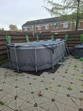 Zwembad met accessoires