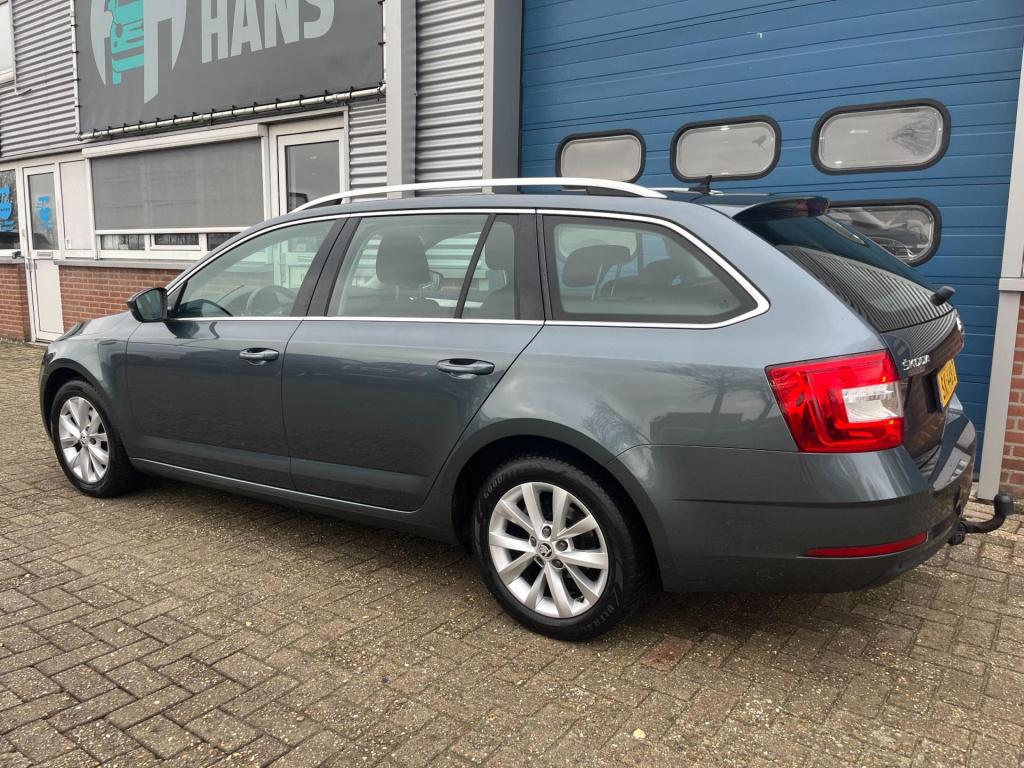 Skoda Octavia combi 1.0 tsi greentech ambition business | carplay | trekhaa