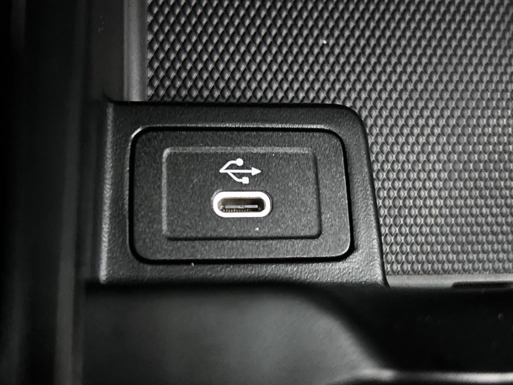 Mercedes-Benz Eqa 250+ business solution 71 kwh | widescreen display | prog