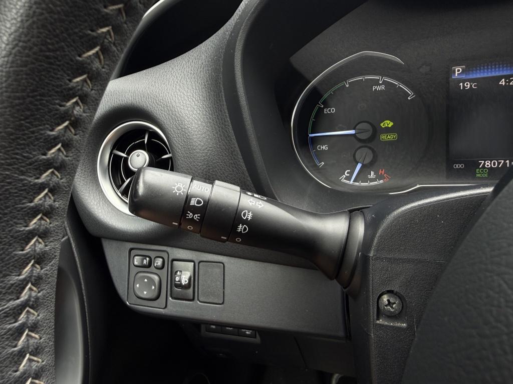 Toyota Yaris 1.5 hybrid - luxe y20 uitvoering - parelmoer wit -