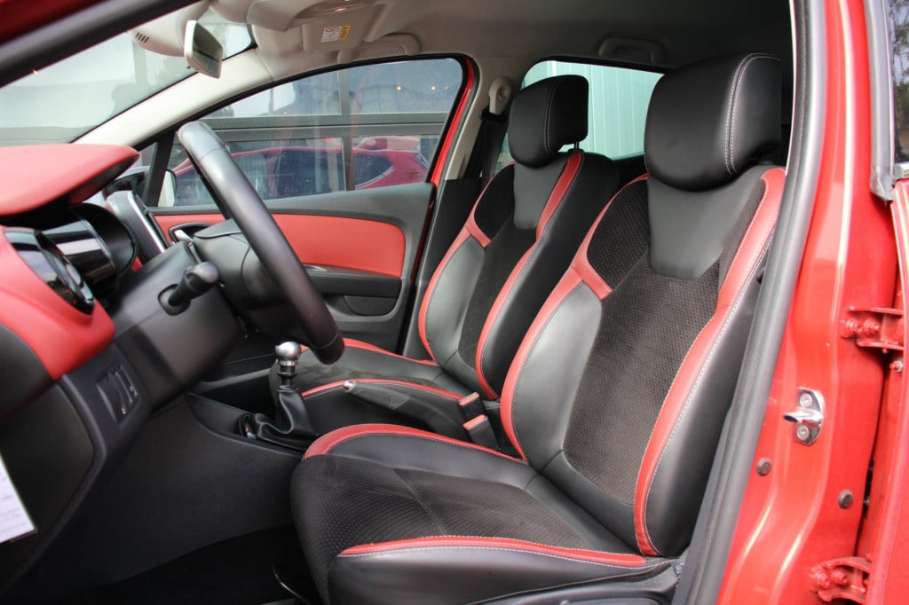 Renault Clio 1.2 tce intens - bose - leder - navi - aut inparkeren - camera