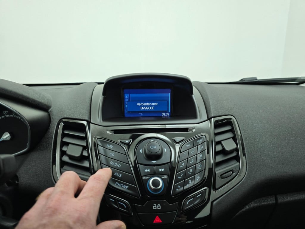 Ford Fiesta occasion 1.0 titanium luxe versie met cruisecontrol en sportvel