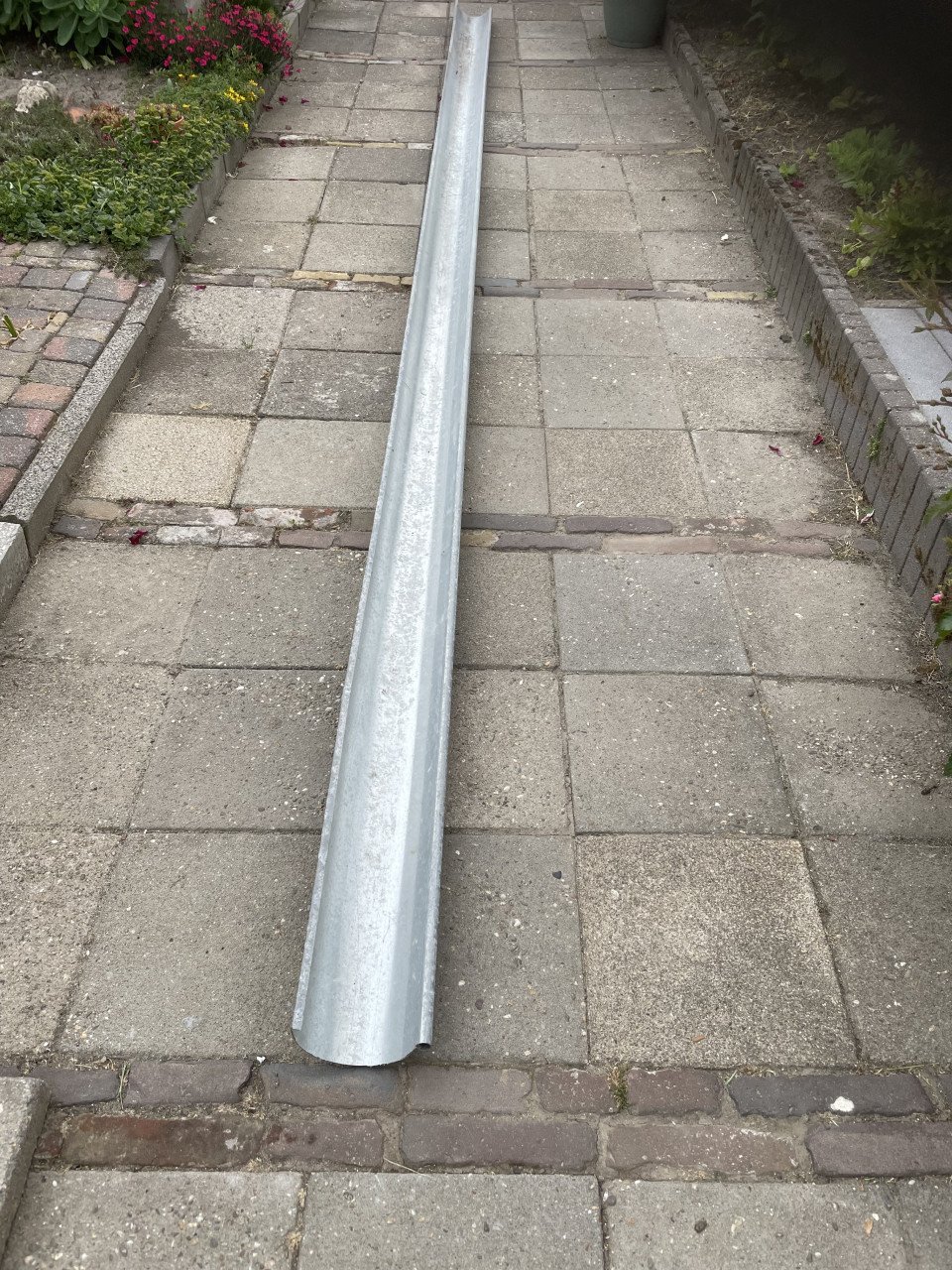 Te koop: restant van zinken mastgoot, regengoot
