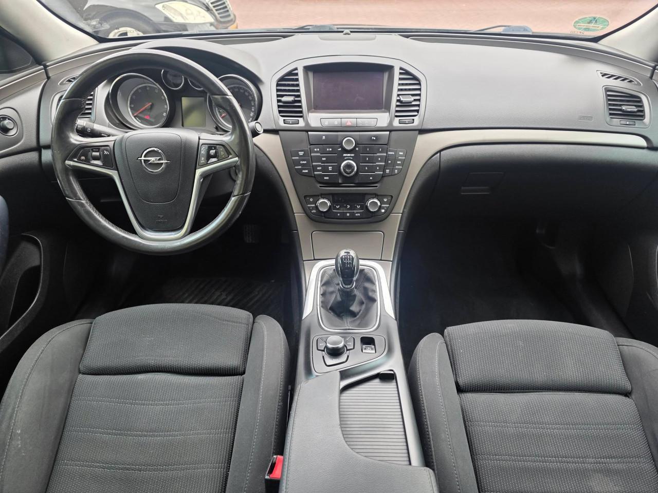Tekoop zeer nette Opel Insignia 1.8i Cosmo  bj 2010