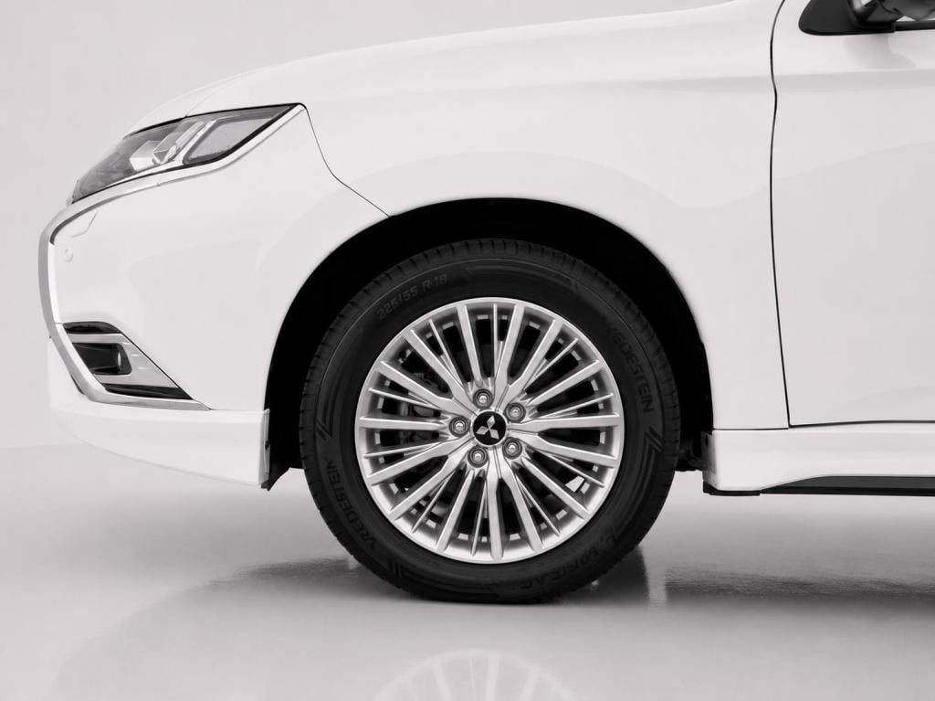 Mitsubishi Outlander 2.4 phev intense+ incl. trekhaak!