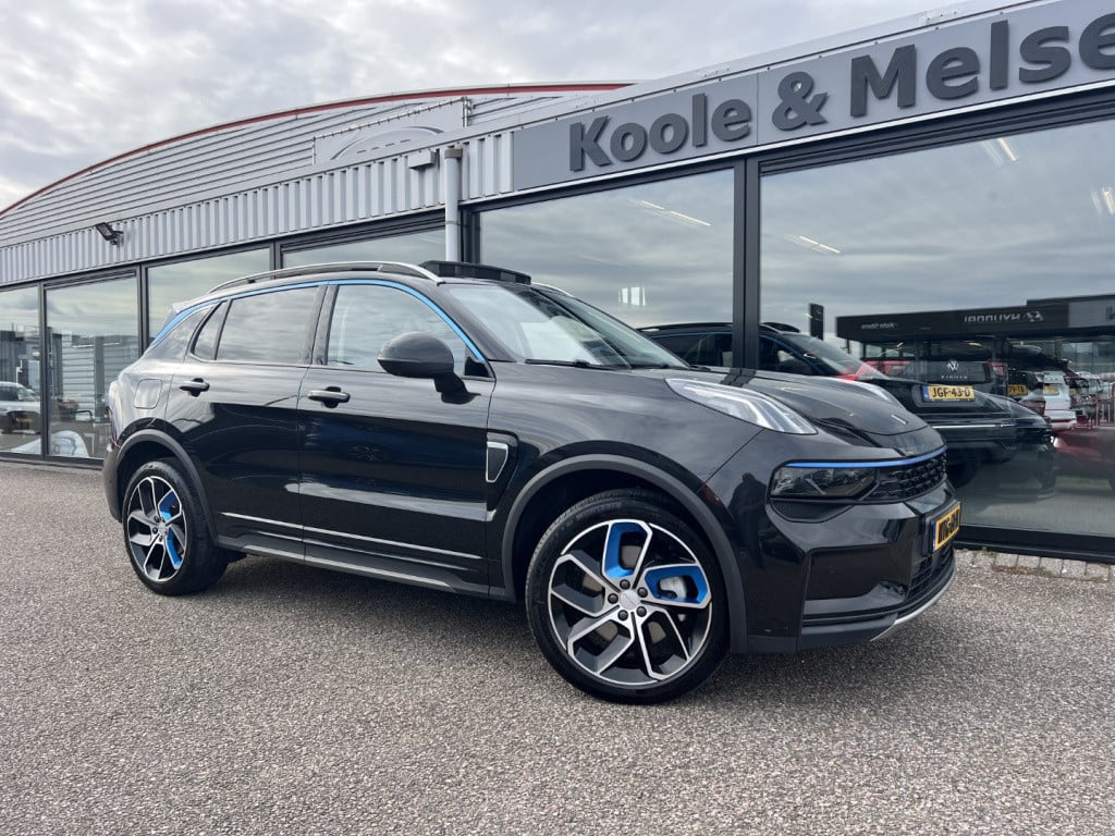 Lynk & Co 01 1.5 261pk plug in hybrid , 360 camera , pano dak , adaptive cc