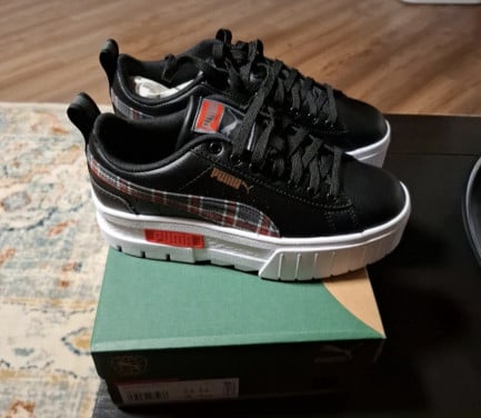 Sneakers