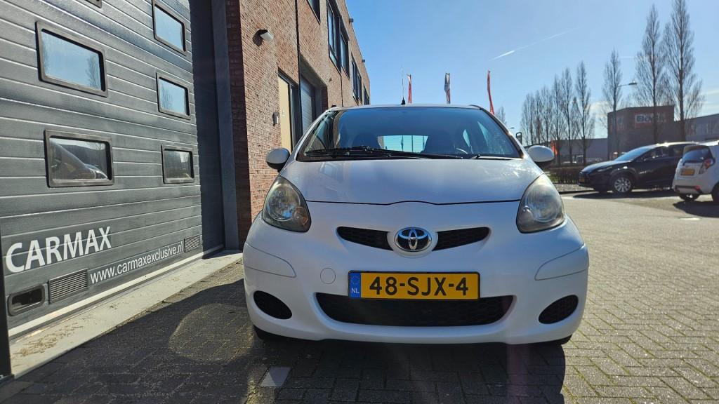 Toyota Aygo 1.0-12v comfort navigator / nl auto / nap