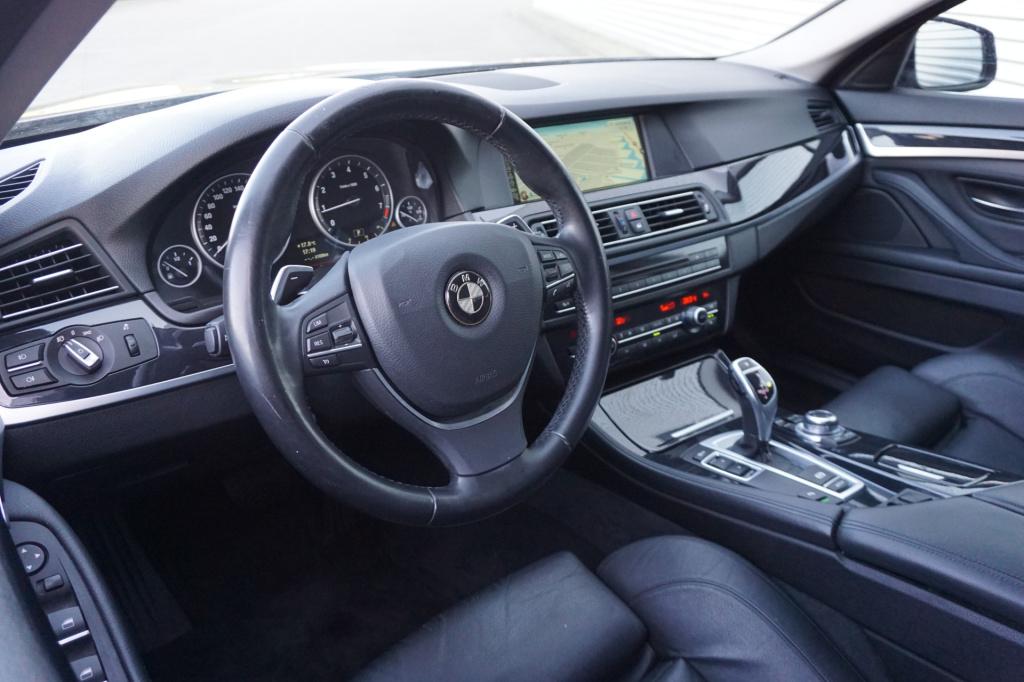 BMW 5 Serie touring 520i high executive automaat - climate / navi / cruise 