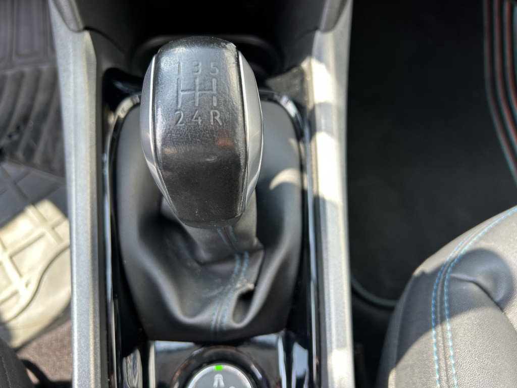 Peugeot 2008 1.2 puretech urban cross distributieriem gemodificeerd