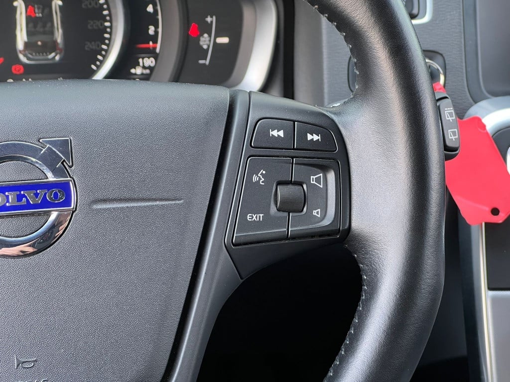 Volvo V60 t3 153pk dynamic ed| navi| climate| stoel.verw| pdc