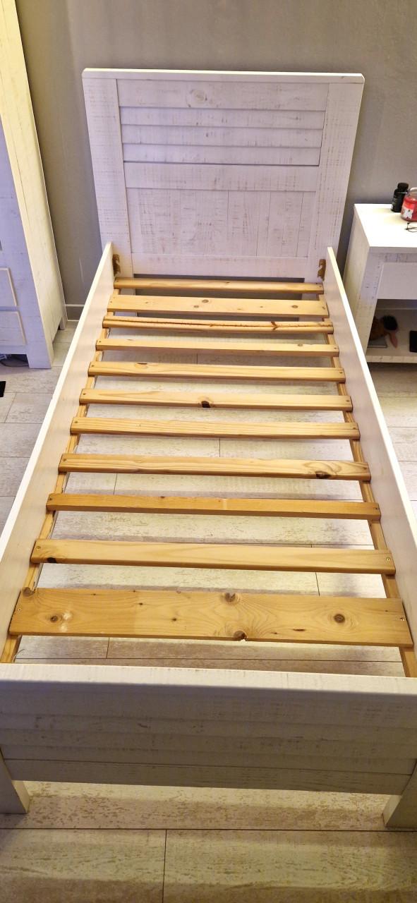 Stoer bed voor meiden, beachlook 90*200 met nachtkastje + matras