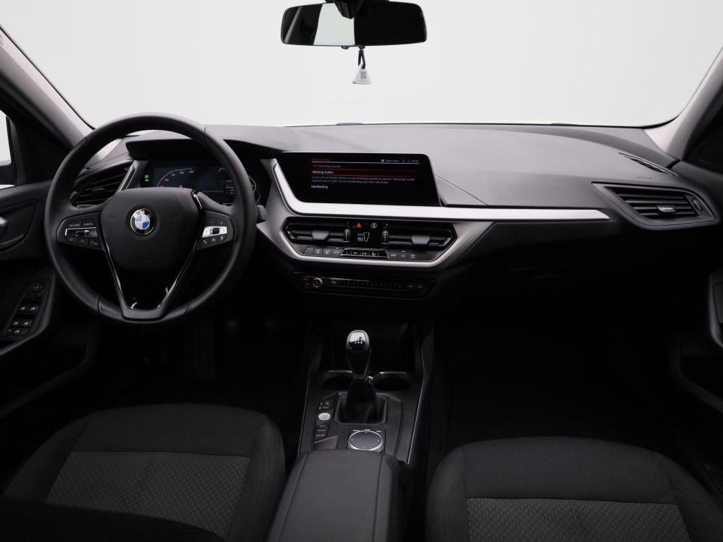 BMW 1 Serie 118i executive | navigatie | climate control | parkeer sensoren
