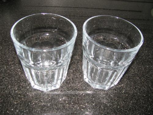 2 Oude glazen.