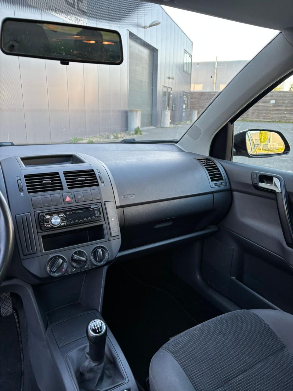 Volkswagen Polo 1.4 16V 59KW 2009 Zwart | NAP | NIEUWE APK!