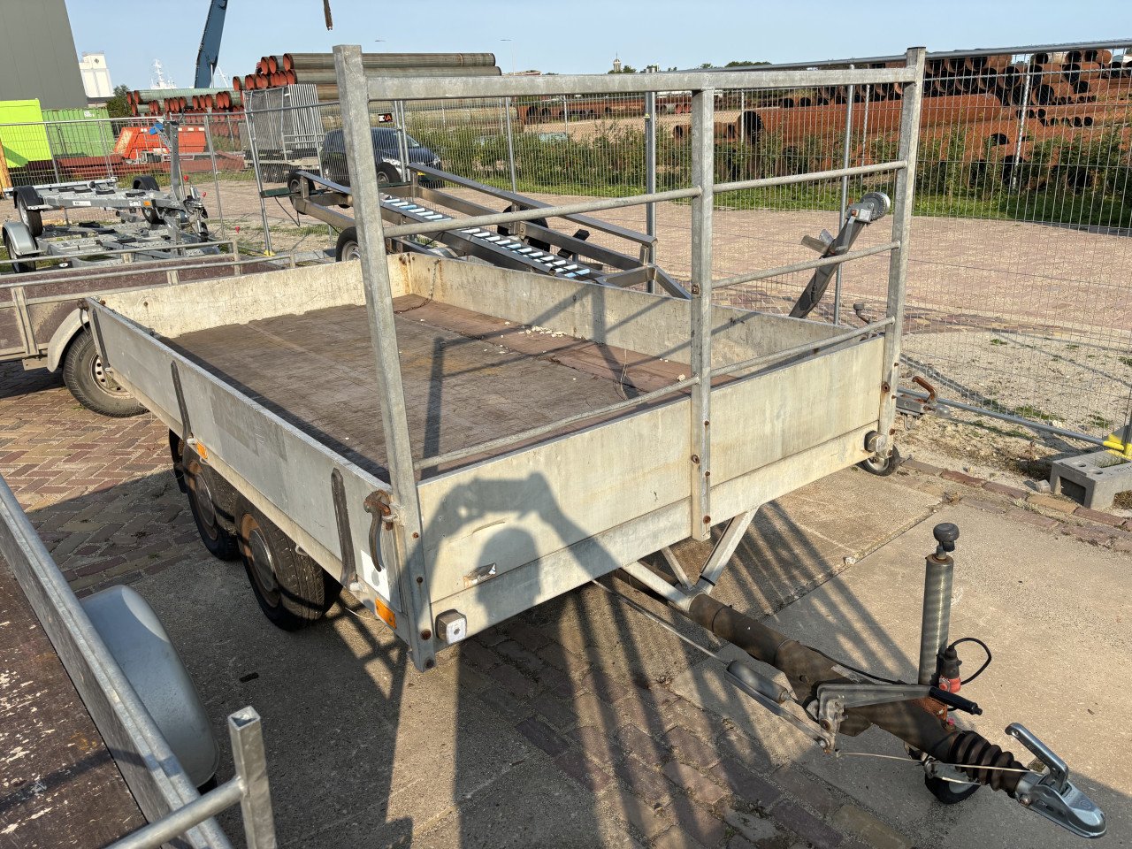 Solide plateauwagen dubbelas opknapper 345x185cm 2000kg