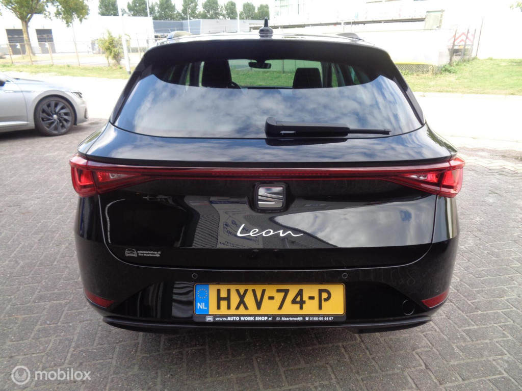 Seat Leon Sportstourer 1.5 tsi style business/airco/lm velgen/carplay/pdc/c