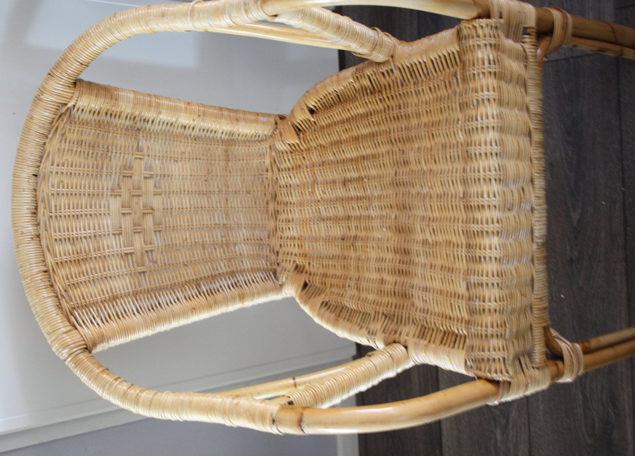Mooie rotan stoel.