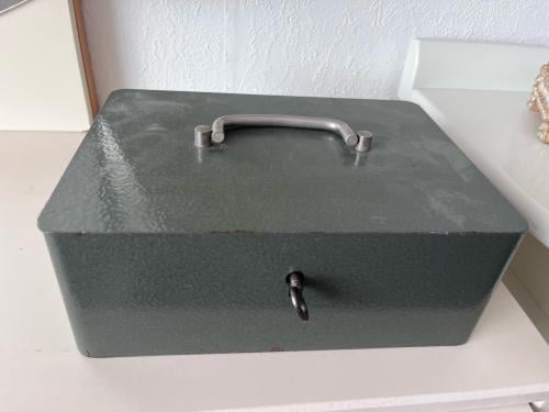 Stalen metalen opbergkistje - stevig en compact