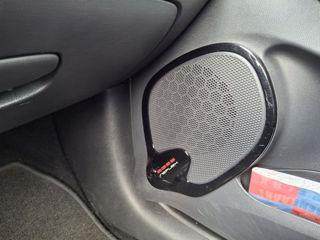 Renault Clio 0.9 tce limited cruise control | parkeersensoren | ac | dab | 