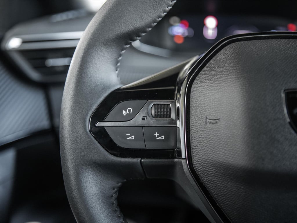 Peugeot 2008 1.2 puretech 100pk allure | camera | stoelverwarming | carplay