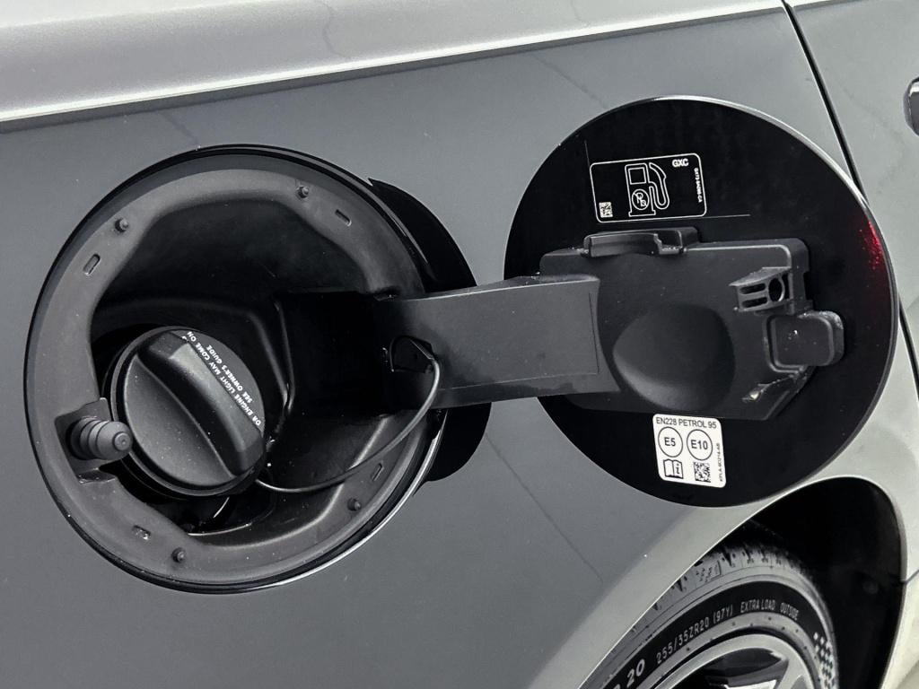 Jaguar XF 2.0 p250 hse | panoramadak | navigatie | apple carplay / android 