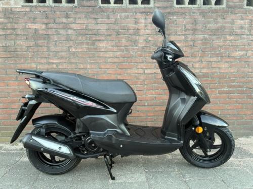 ZEER MOOIE SYM ORBIT II 4 TAKT SNOR SCOOTER ! BOUWJAAR 2016